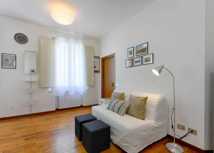 Grazioso In Centro- Wifi Ascensore Aria Condizionata Apartamento *