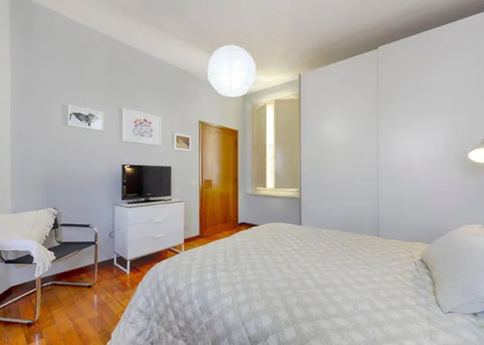 Apartamento Grazioso In Centro- Wifi Ascensore Aria Condizionata *